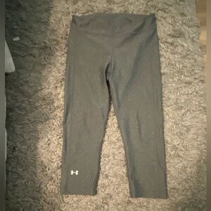 Under Armour Heat Gear Heather Gray Crop Leggings